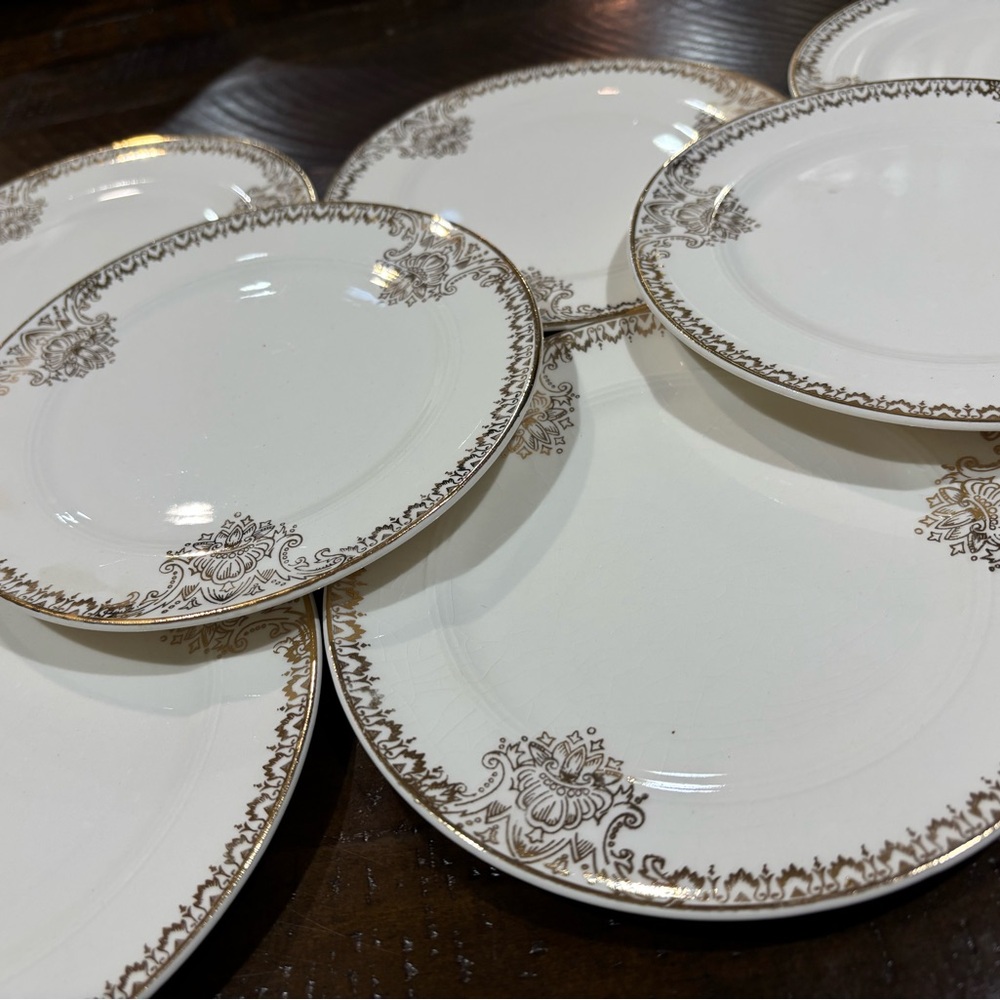 Salem 23 K Gold White Porcelain Bread and Butter Plates with Scroll Rim (8) - Picture 2 of 6
